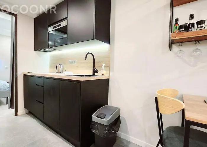 La Fourmi Azureenne - Dans Le Vieil Apartamento